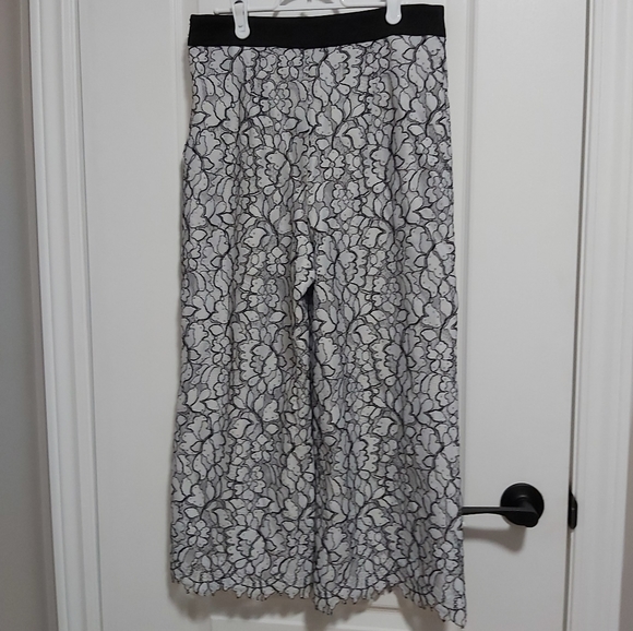 Zara basic straight wide leg pants; size: Medium - Picture 1 of 7